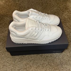 New Balance 550 Size: Youth 7 (Woman’s 9)